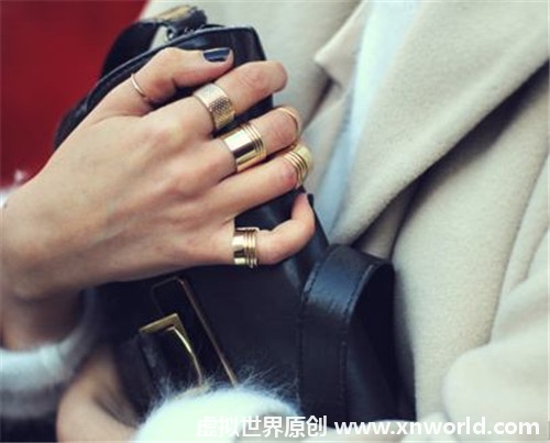 戒指戴小拇指是代表不婚吗？戒指的戴法暗示什么意思呢？