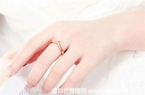 戒指戴小拇指是代表不婚吗？戒指的戴法暗示什么意思呢？