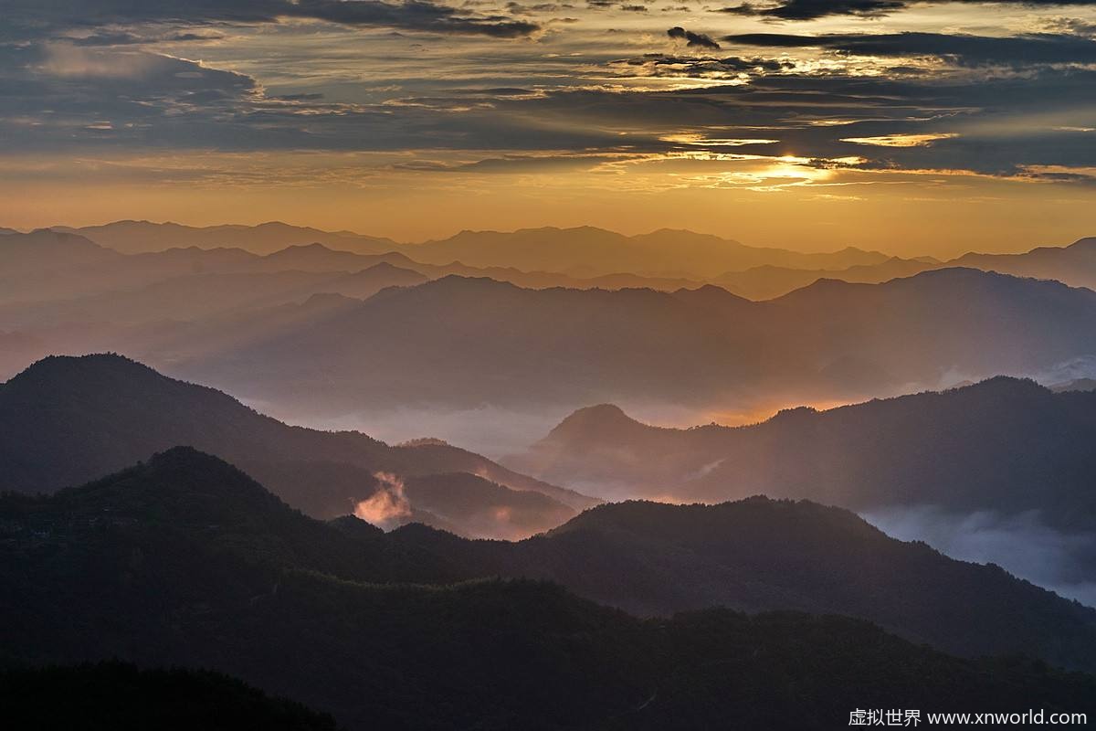 “且放白鹿青崖间，须行即骑访名山”是什么意思?怎么翻译？出自哪里？