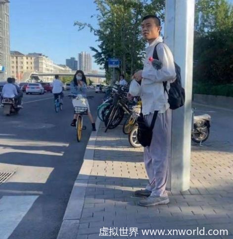 北大韦神回应:不急着找女朋友 ,喜欢用矿泉水瓶,不仅仅是因为方便!